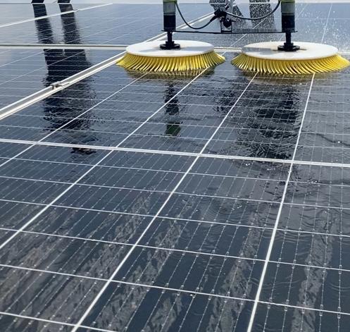 Nhật ký bảo trì Solar Hàm Liêm mùa gió Foehn: Kỹ thuật siết lại hệ đinh vít uốn cong trên giàn pin bị nướng chín 75°C